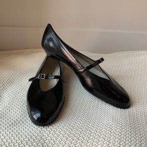 Ferragamo Black Leather Flats
